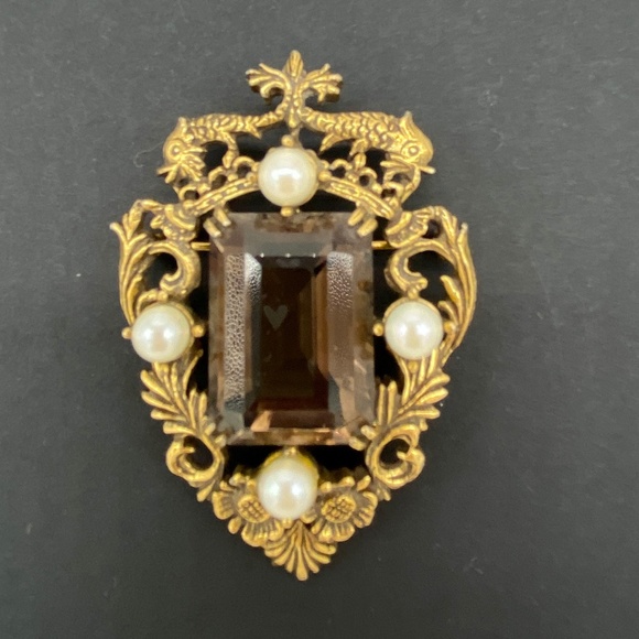 SOLD. Vintage Hattie Carnegie Brooch, Signed - Picture 5 of 8